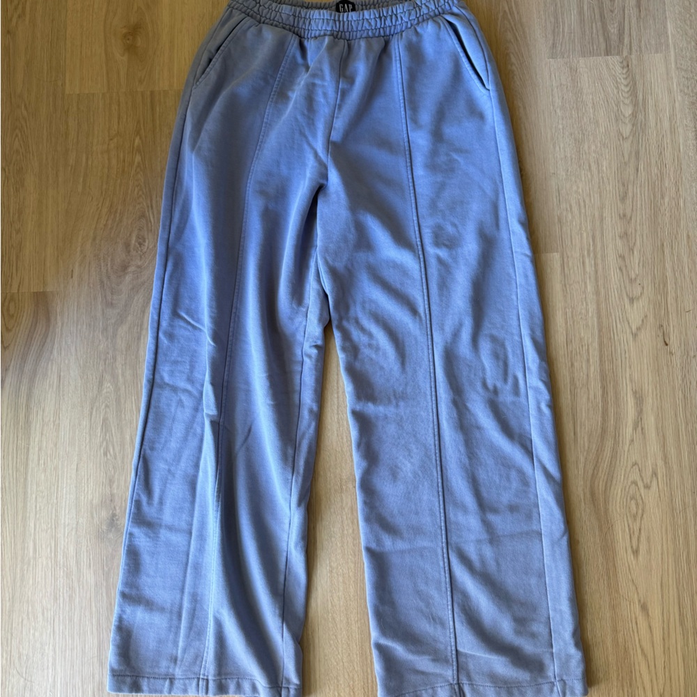 GAP Matching Lounge Set - Picture 2 of 5